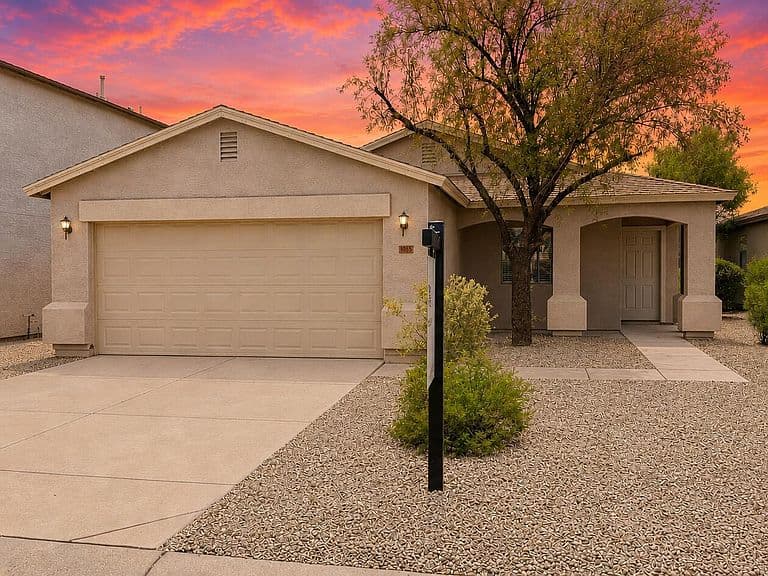1055 E DESERT MOON Trail photo 1