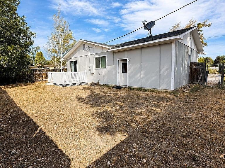 2643 Burton Ave photo 3