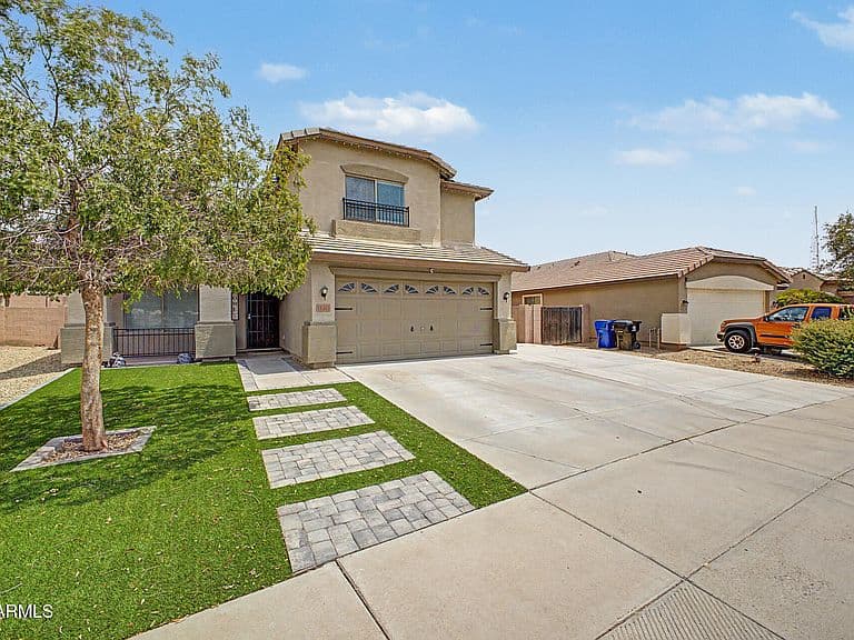 11313 W LINCOLN Street photo 2