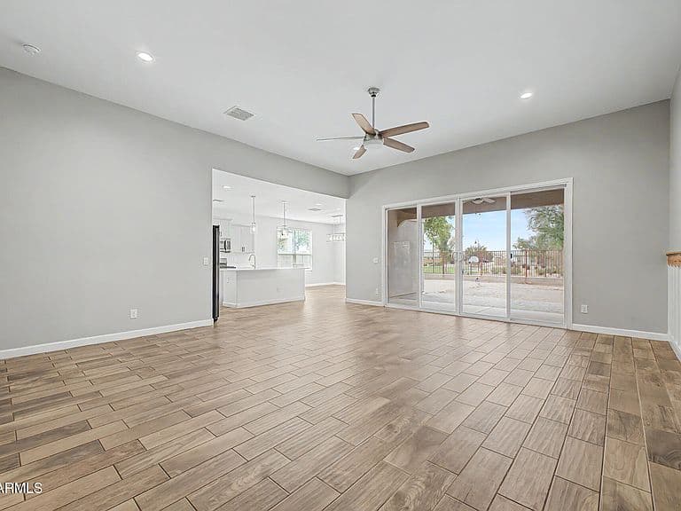 38085 W NINA Street photo 4