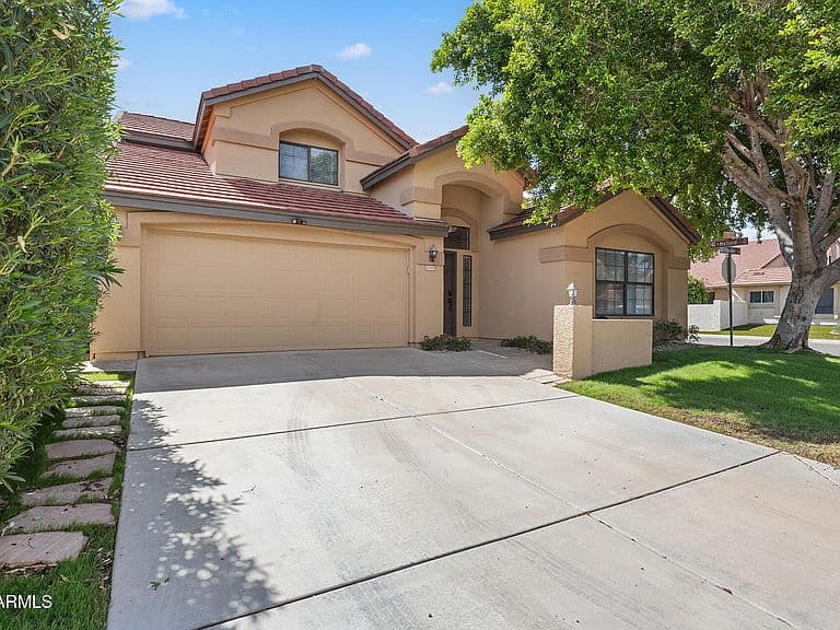 5737 W IVANHOE Street photo 2