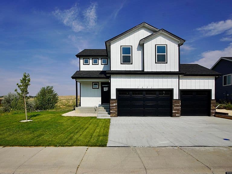 2431 Mercy Ln photo 2