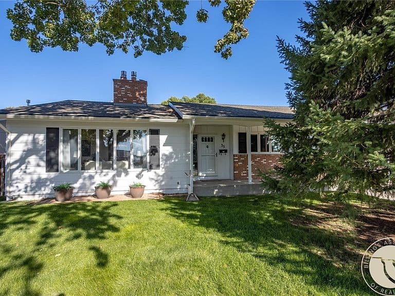 35 Lexington Dr photo 2
