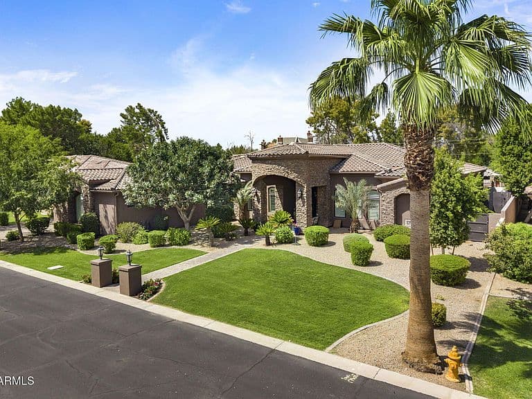 6032 W Victoria Place photo 3