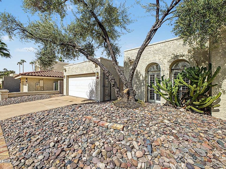 1930 E LINGER Lane photo 4