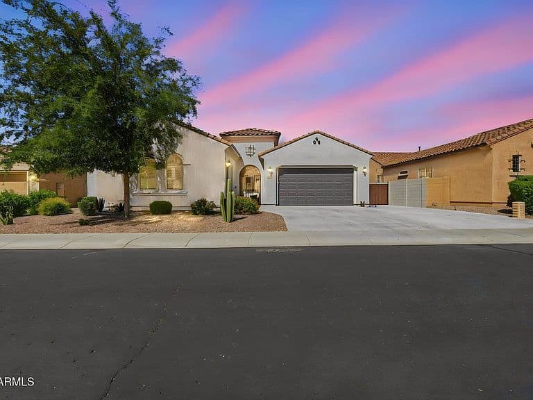 10910 E Travertine Avenue photo 1