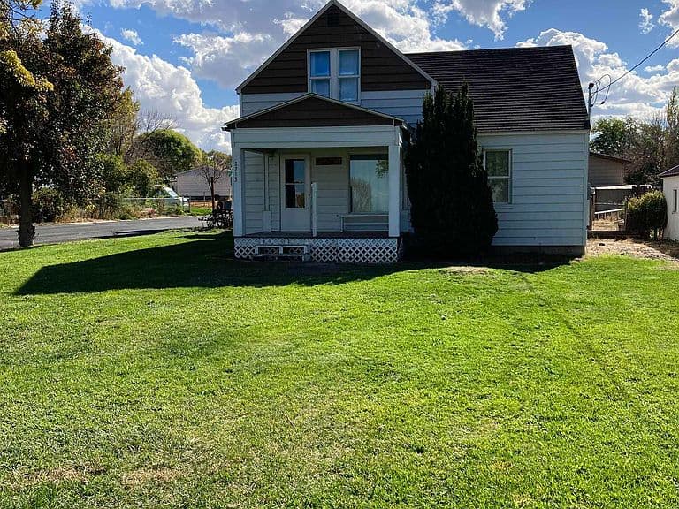2213 County Rd E photo 1