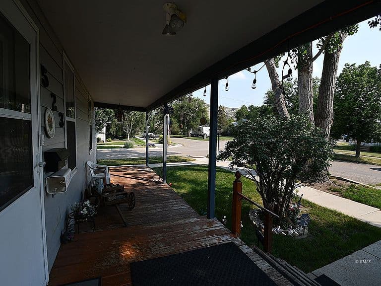 523 E Bell St photo 3