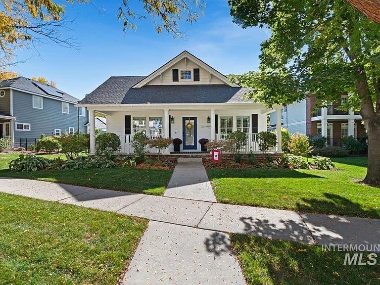 4955 E Arrow Junction Dr photo 1