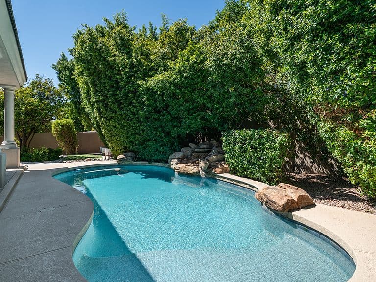 2140 E MALLORY Street photo 2