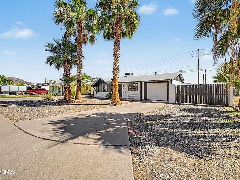2045 W CHOLLA Street photo 3