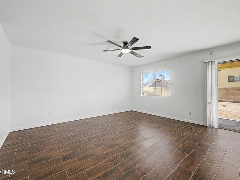 23691 W HIDALGO Avenue photo 4