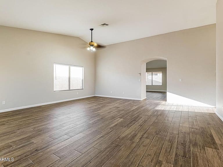 667 E SANTA FE Street photo 3