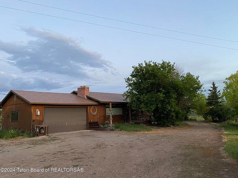 2406 Smokey Canyon Rd photo 1