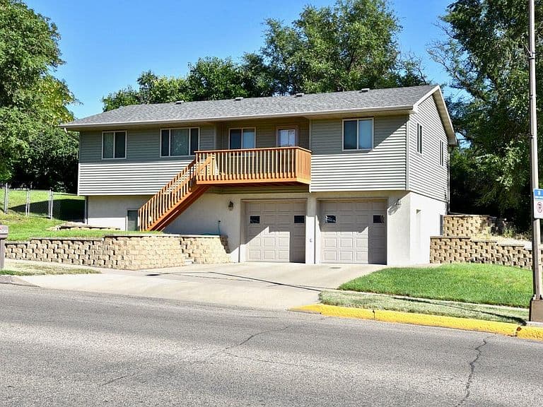 104 N Central Ave photo 1