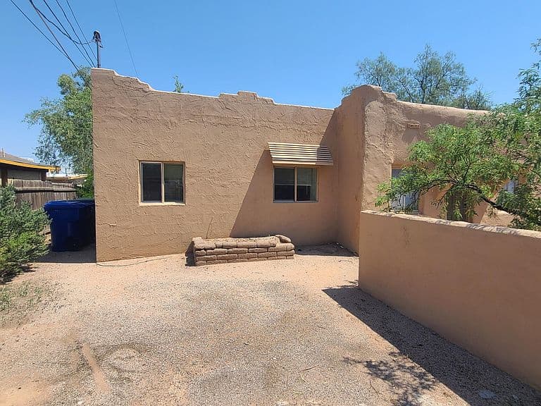 319 E Jacinto St photo 3