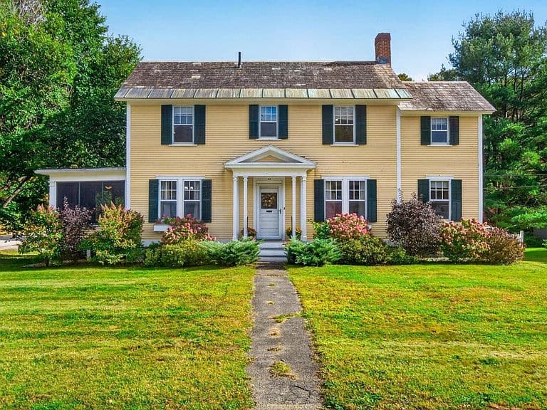 63 Warner Avenue photo 1