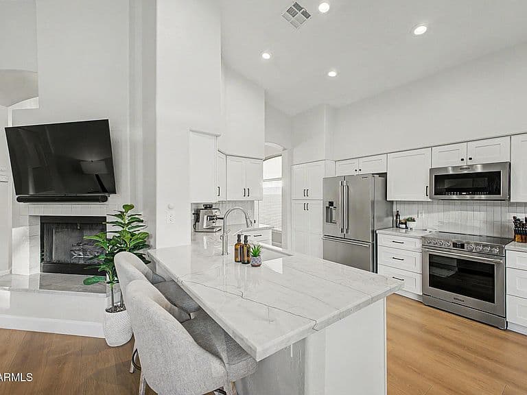 14434 N 98TH Place photo 3