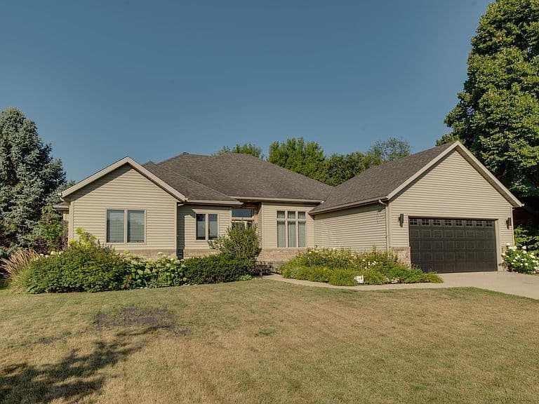 431 Clearview Ct photo 3