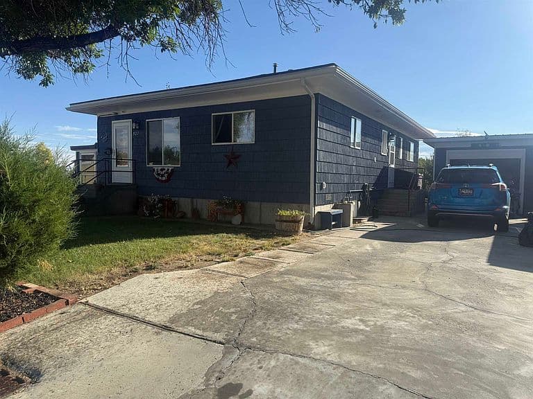 527 Shoshone Ave photo 3