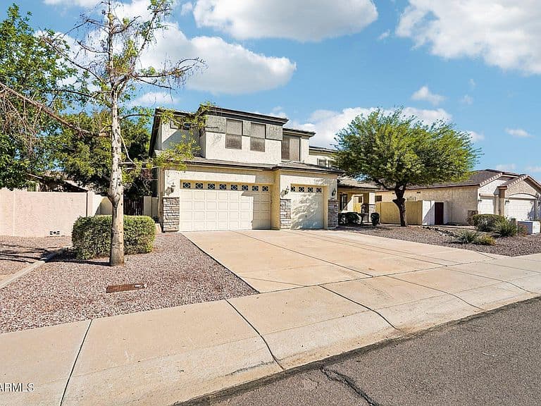8248 W CHARTER OAK Road photo 3