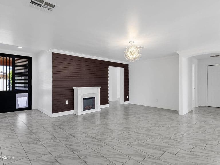 7254 W NORTH Lane photo 4
