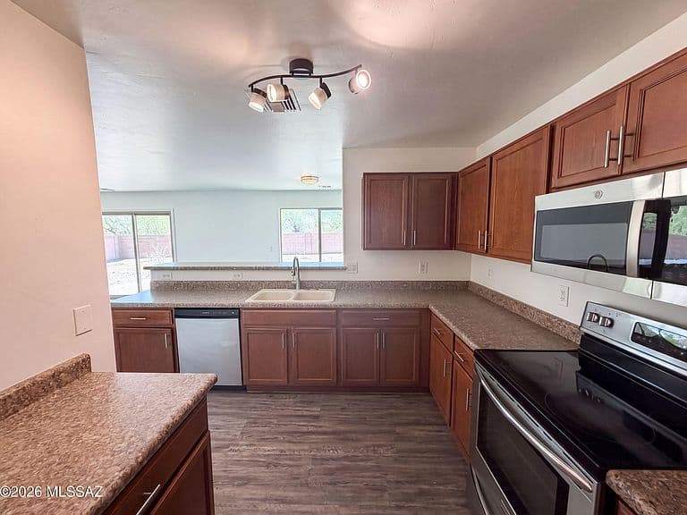 935 W Placita Canalito photo 2