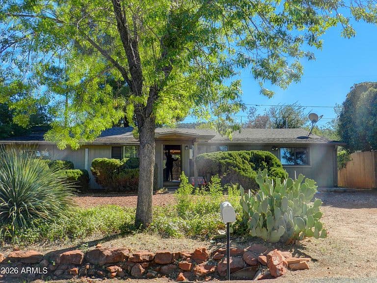 250 VIEW Drive photo 1
