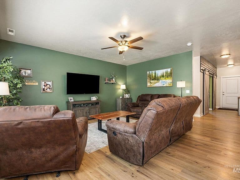 3218 S Veneto Pl photo 4
