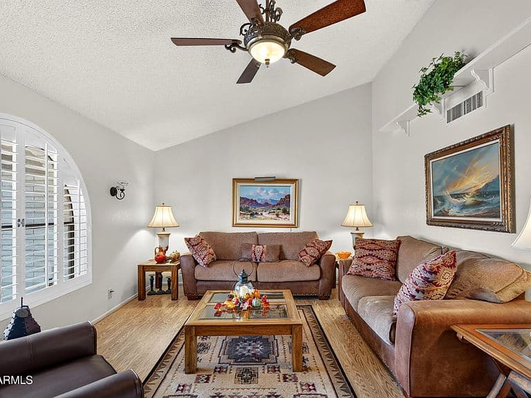 8040 E MESETO Avenue photo 3