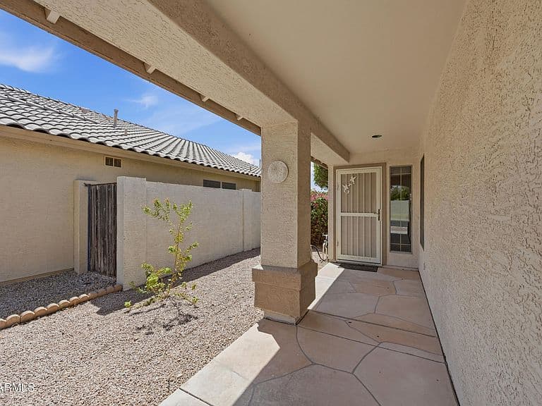 10145 W Potter Drive photo 4