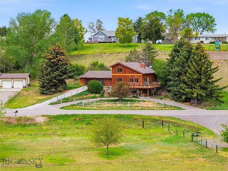 8685 Churchill Rd photo 1