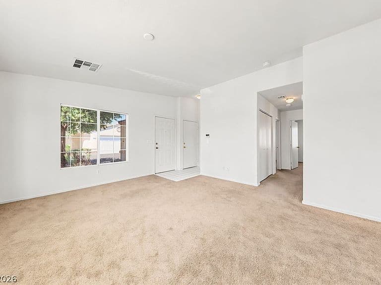5060 Mascaro Dr photo 4