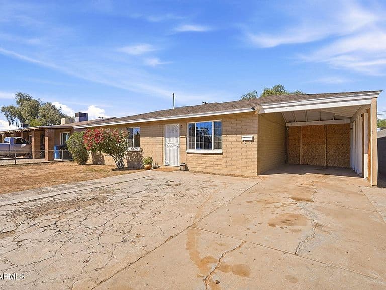 3806 W SHERIDAN Street photo 2