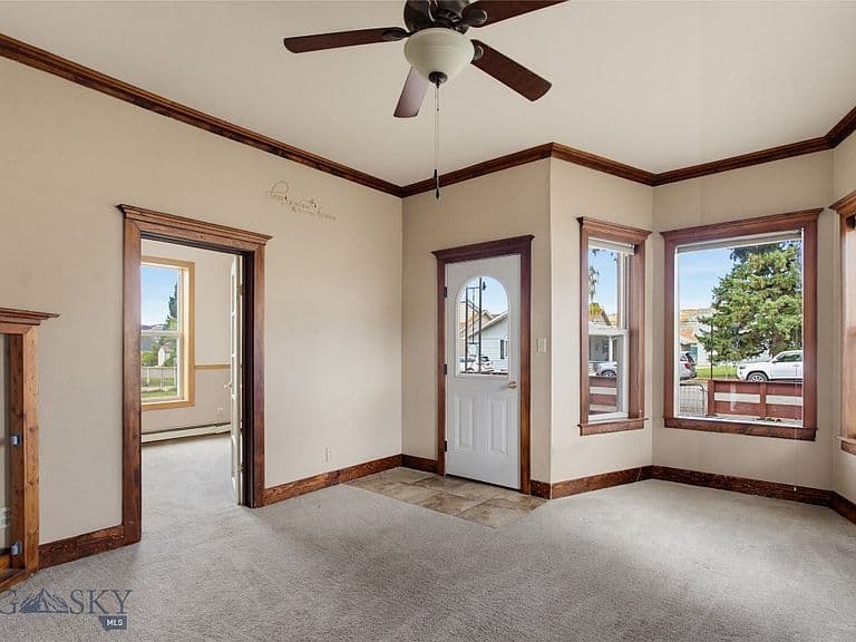 2726 Walnut St photo 4