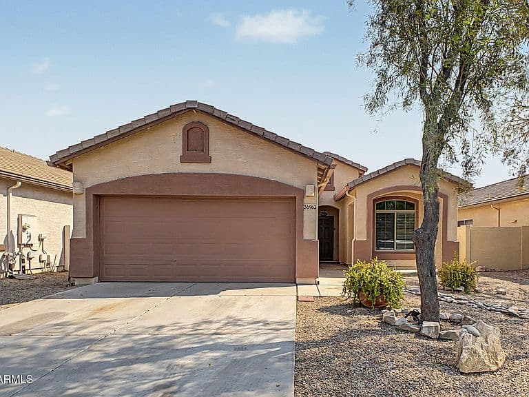 36963 W MONDRAGONE Lane photo 2