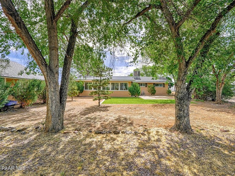934 E Damion Loop photo 4