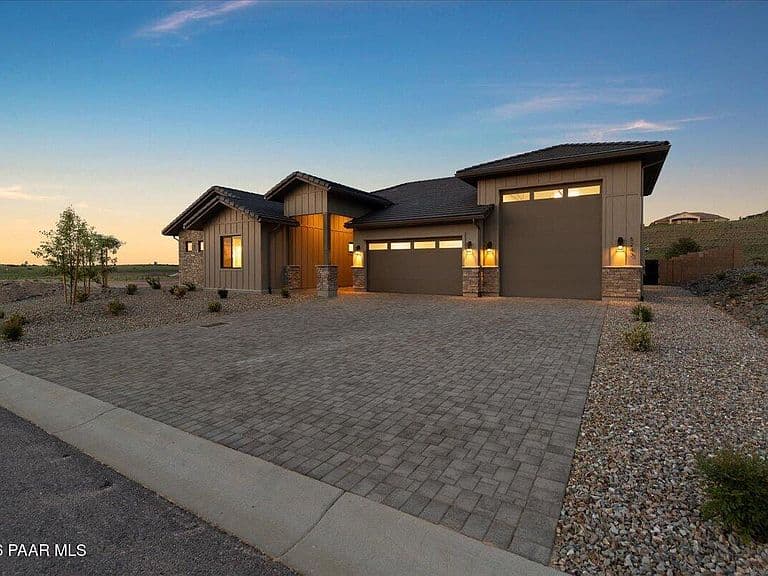 5243 High Cliff Way photo 2