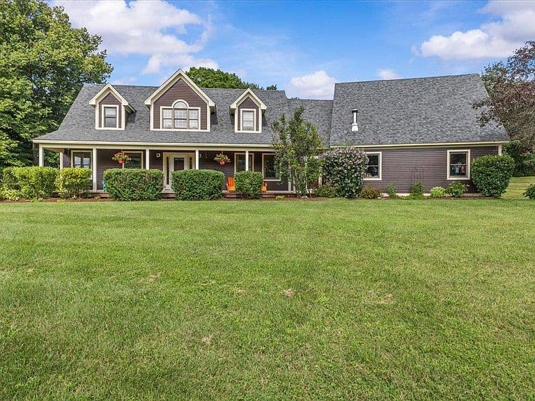 21 Meadow Drive photo 1