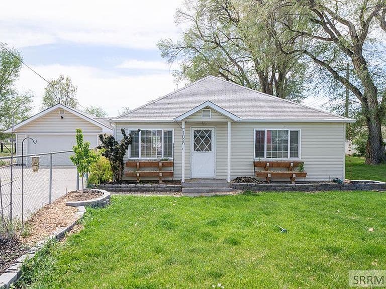 1020 McAdoo St photo 2