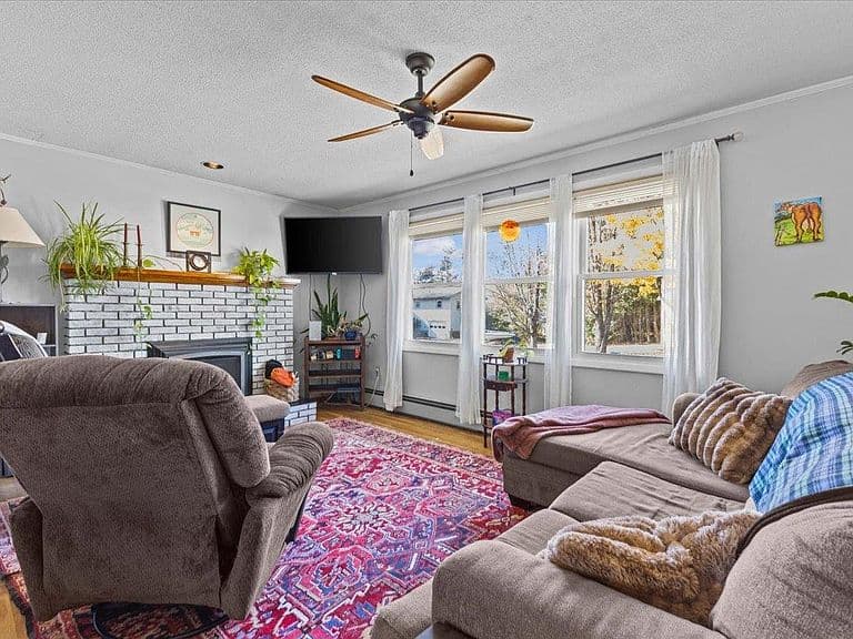 182 Lindale Drive photo 3