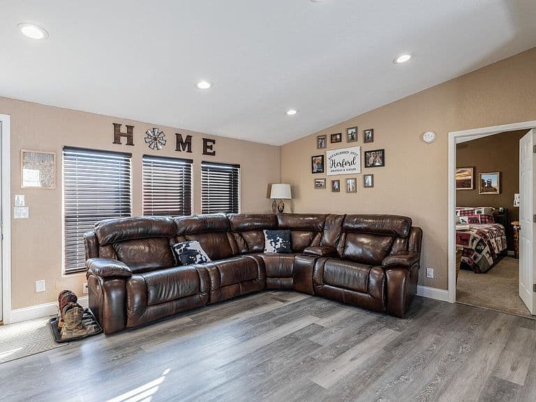 3858 Sand Drift Cir photo 3