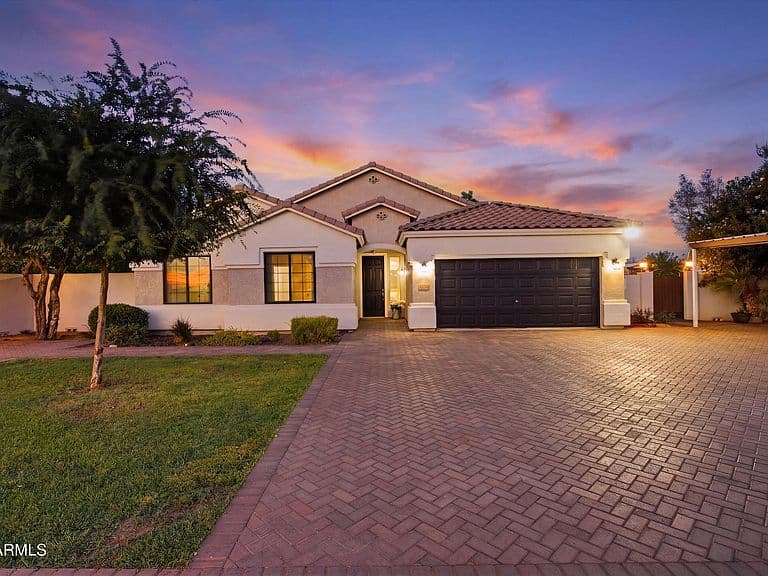 10013 S 280TH Lane photo 3