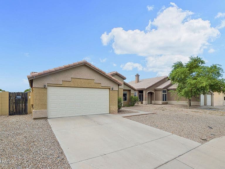 10727 E EL MORO Avenue photo 3