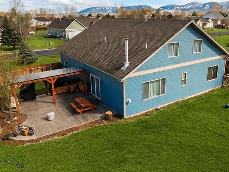 102 W Tobiano Trl photo 2
