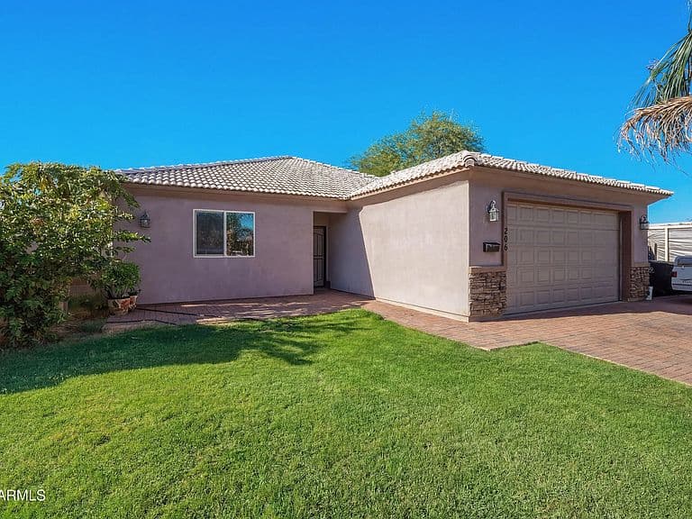 206 W RIO VISTA Lane photo 2