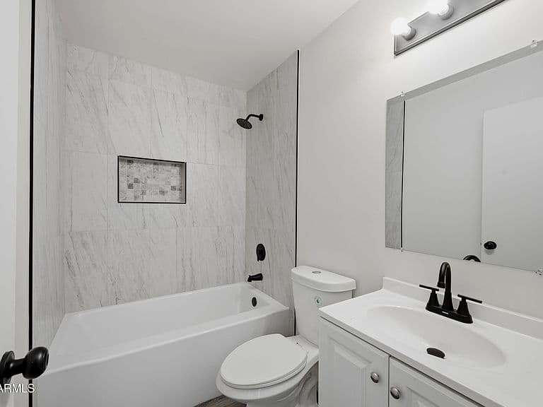 3537 W CHARLESTON Avenue photo 5
