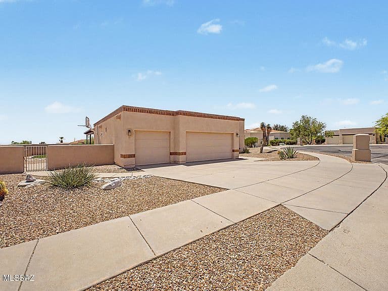 5026 E Colby Pl photo 4