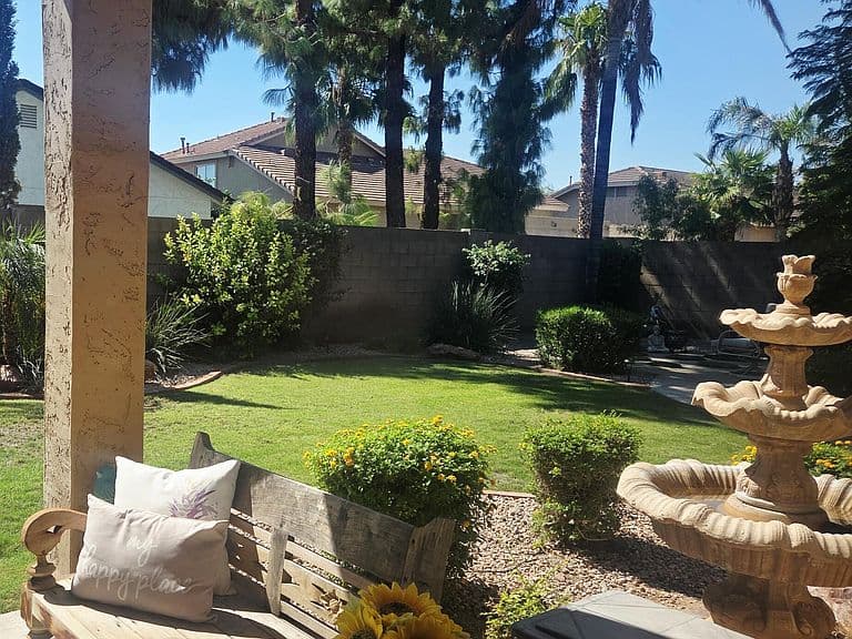 6519 W CREST Lane photo 2