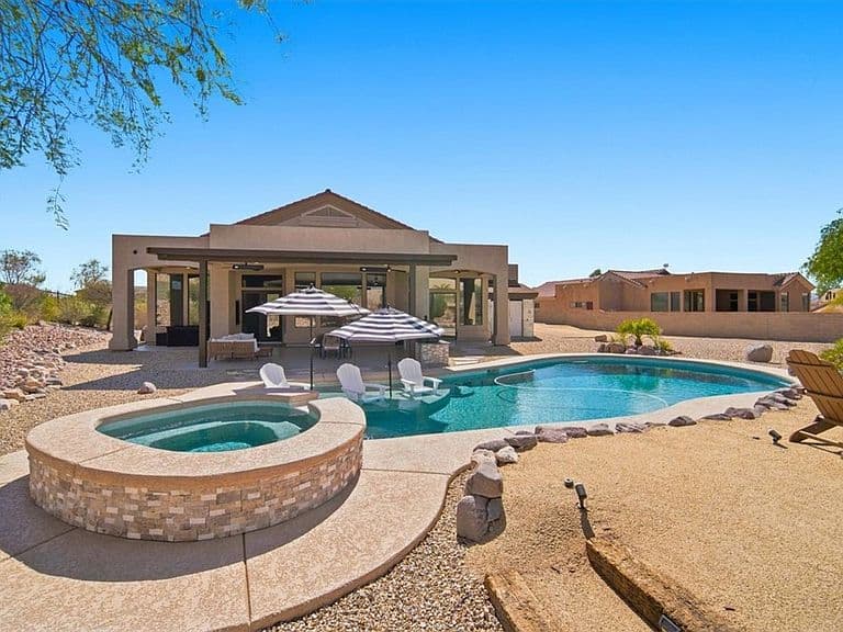 2936 Steamboat Drive photo 1
